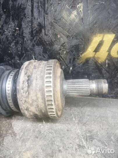 Привод задний правый mercedes Benz E 210