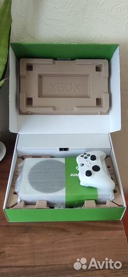 Xbox series S с 2 геймпадами(Bluetooth)