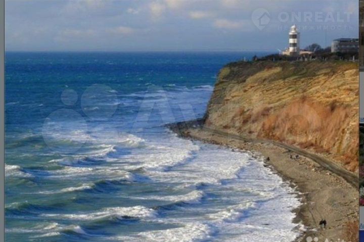 Комната 40 м² в 4-к., 1/3 эт.