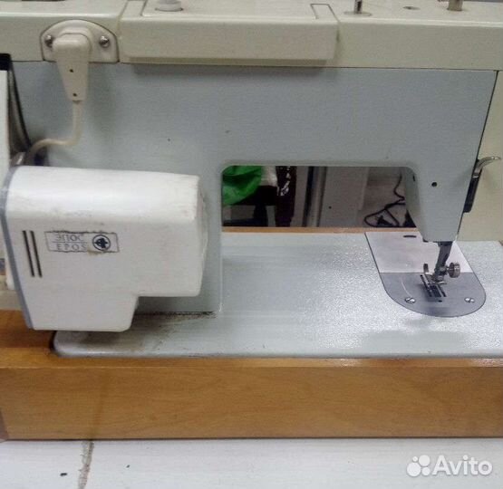 Швейная машина Чайка 134