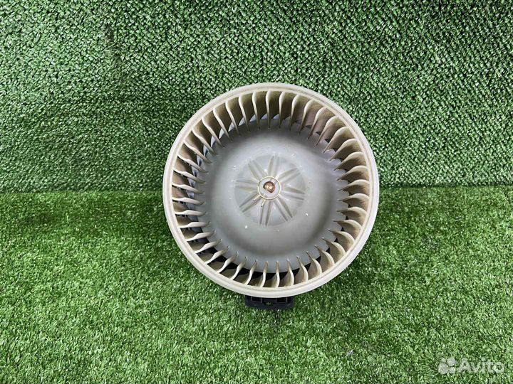 Мотор печки mitsubishi grandis NA4W 4G69 R 2003 За