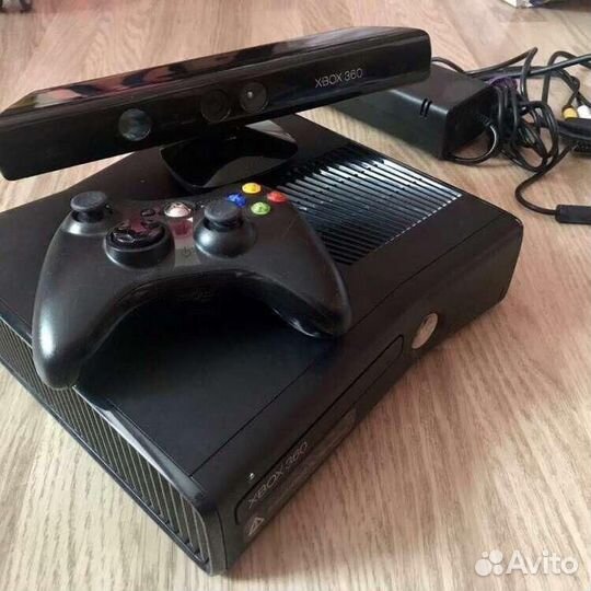Игровая приставка XBox 360