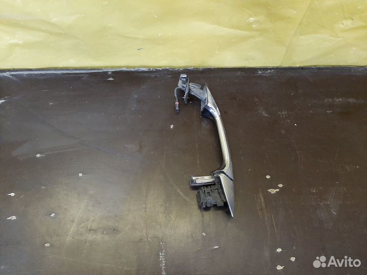 Ручка двери левая Mercedes W221 W216