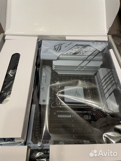 Материнская плата Asus rog strix b760-g gaming d4