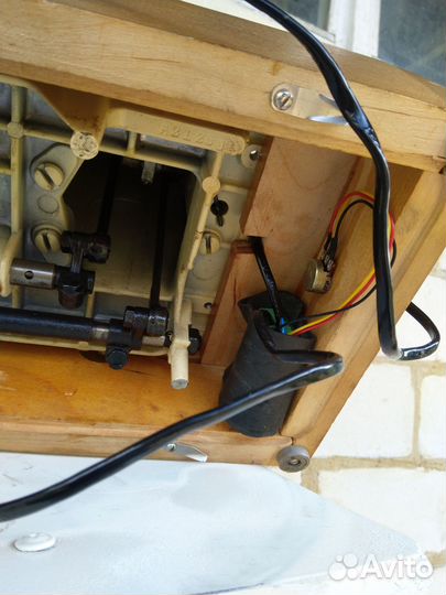 Швейная машинка Чайка 142