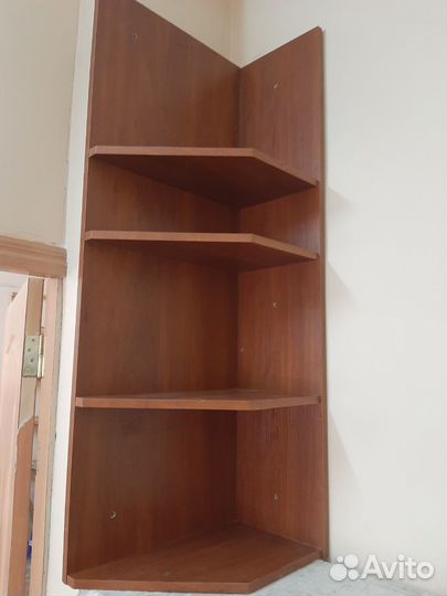 Полка книжная угловая