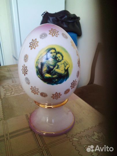 Фарфоровое пасхальное яйцо