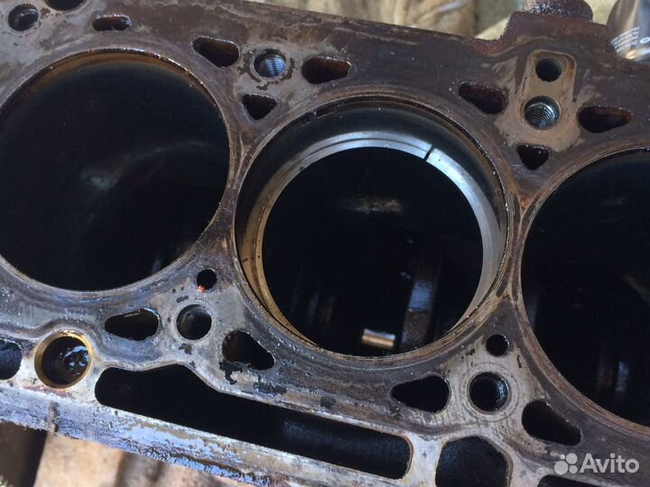 Блок двигателя рено логан 1,4, под ремонт, можно п