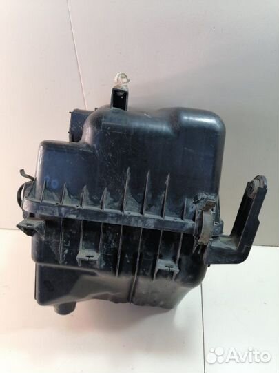 Корпус воздушного фильтра Toyota Lite Ace Noah