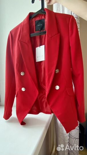 Новый красный пиджак
