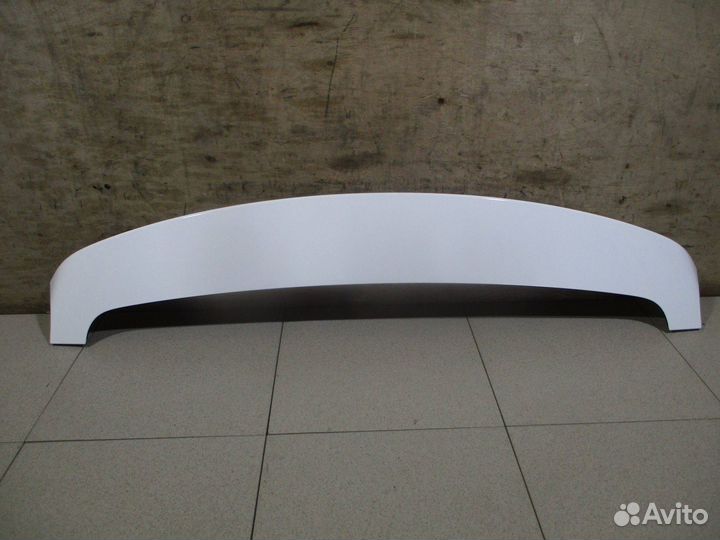 Спойлер двери багажника Toyota Auris (E150)