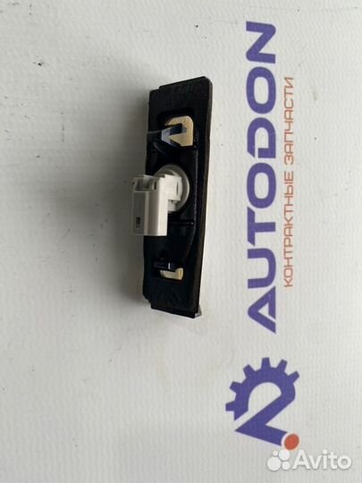 Плафон подсветки багажника Toyota Camry ACV40