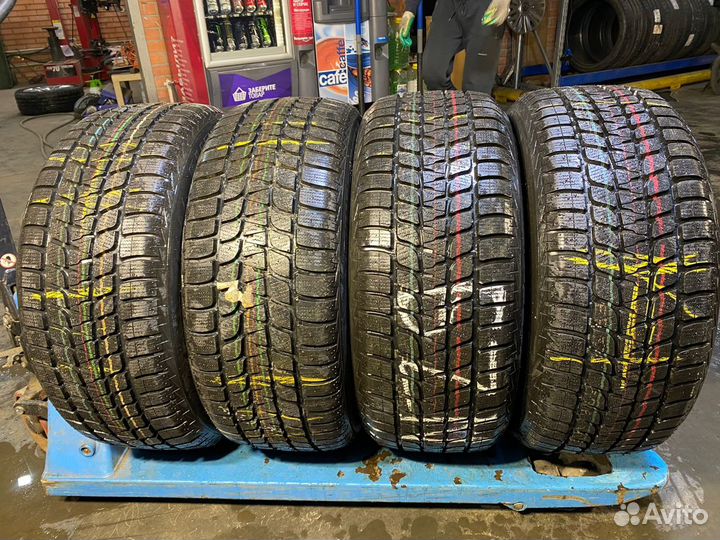 Bridgestone Blizzak LM-25 4x4 255/55 R18 109V