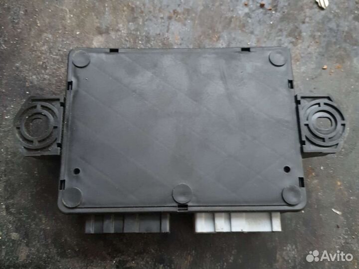 Блок управления багажником Hyundai Santa Fe 4