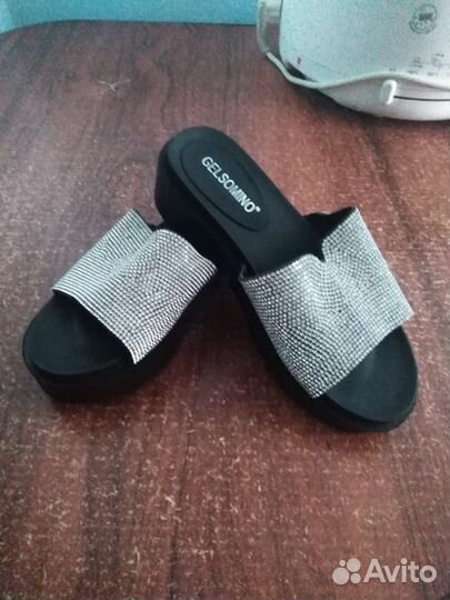 Шлепанцы женские