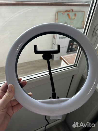 Кольцевая лампа с двумя штативами