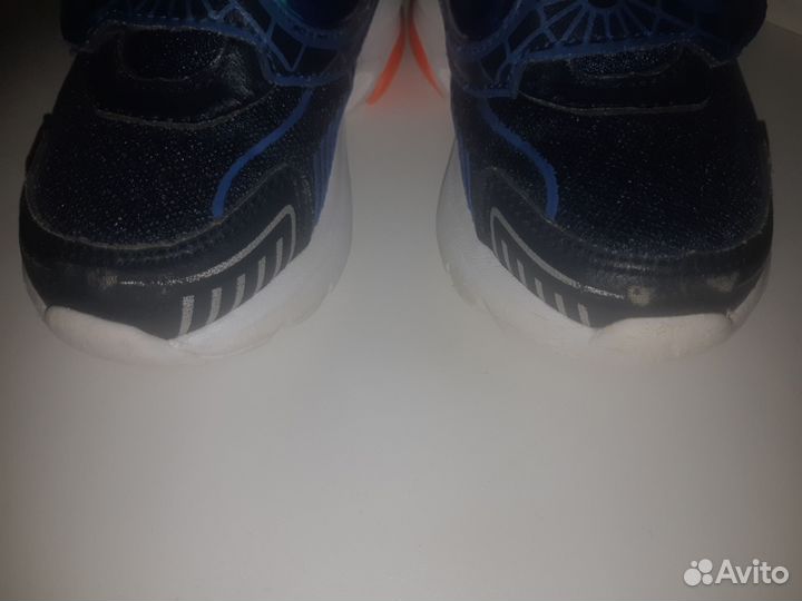 Кроссовки 23рр