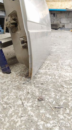 Задняя левая дверь лада калина