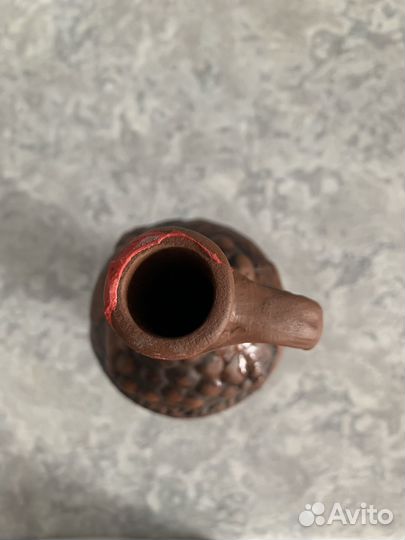 Глиняный кувшин для вина