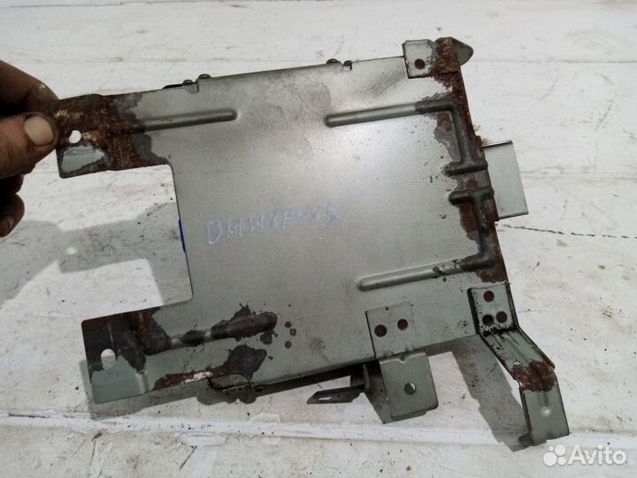 Блок управления двигателем Nissan Wingroad 1 (Y10)