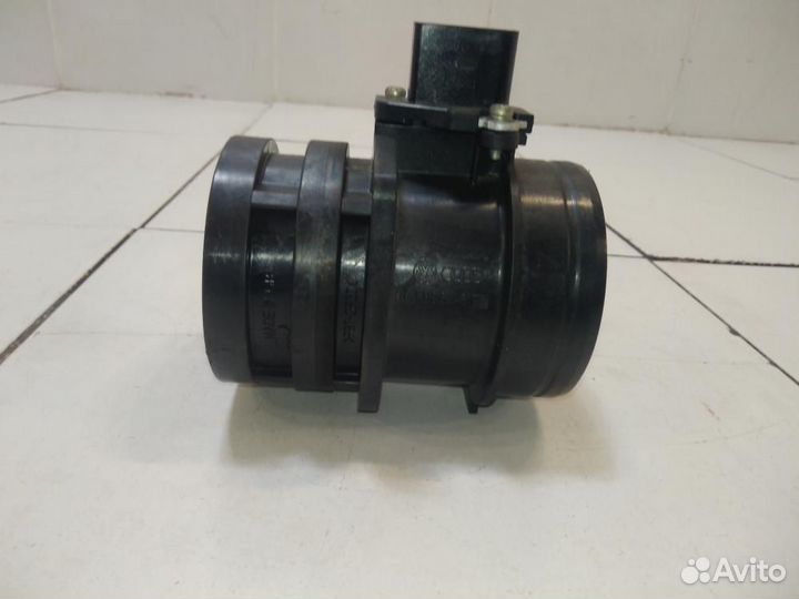 Датчик расхода воздуха дмрв Volkswagen Scirocco 3