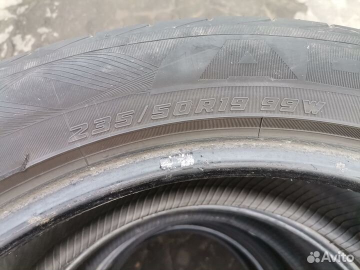 Yokohama Advan Sport V105 235/50 R19 99W