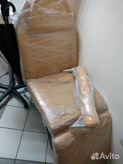 Косметологическое кушетка кресло