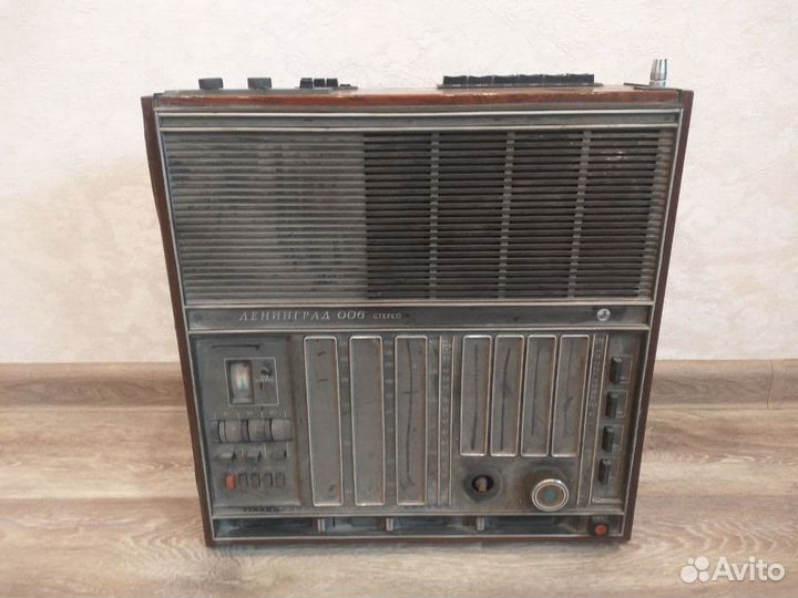 Продаю радиоприёмник Ленинград 006 Стерео