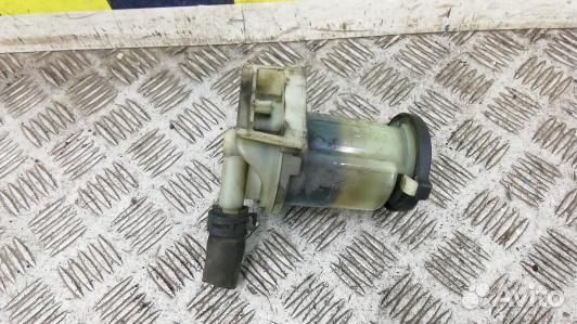 Бачок гу toyota RAV 4 ZCA2 (99G13NO01)