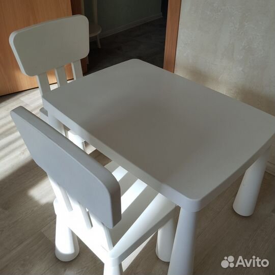 Детский стол и 2 стула IKEA mammut