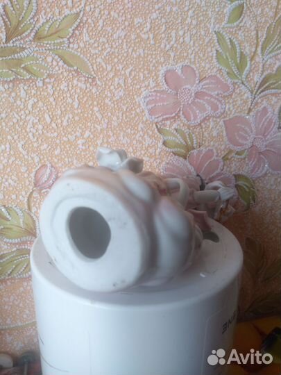 Статуэтка фарфор