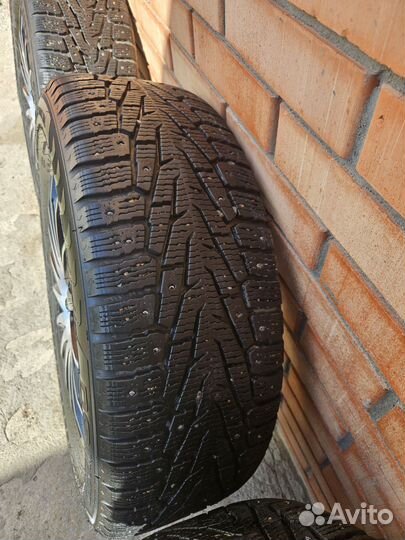 Nokian Tyres Hakkapeliitta 7 SUV 235/60 R18 107