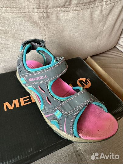 Продам сандалии Merrell