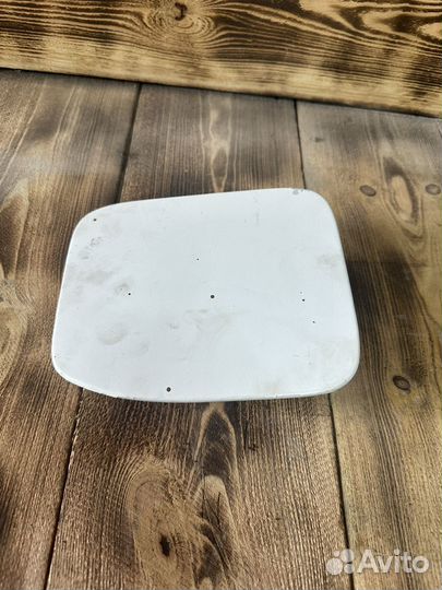 Лючек бензобака Corolla e90