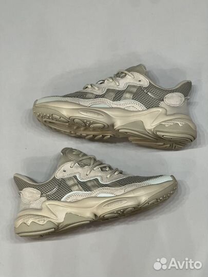 Кроссовки Adidas ozweego