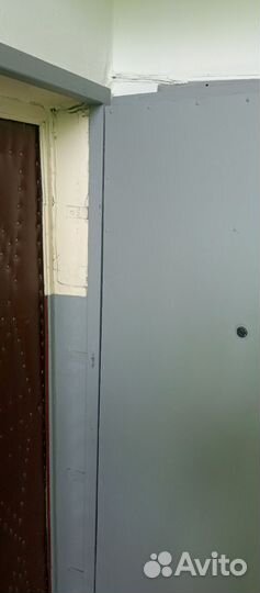 Дверь входная металлическая б/у