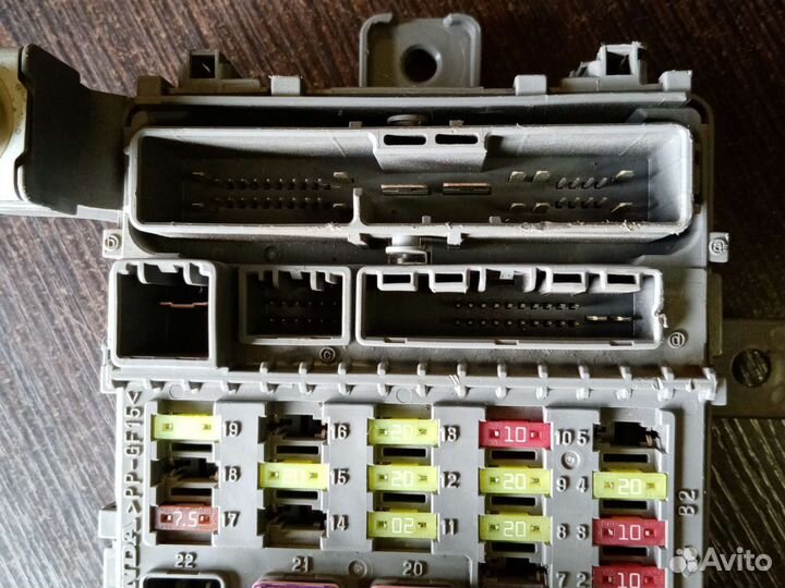 Блок предохранителей салона honda accord 8