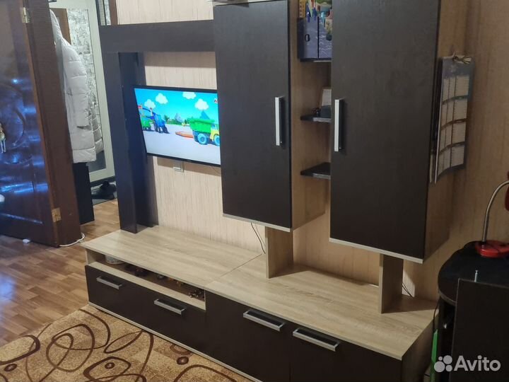 Стенка в гостиную