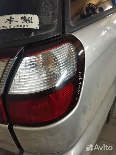 Фонарь задний правый Subaru Outback 2000 г