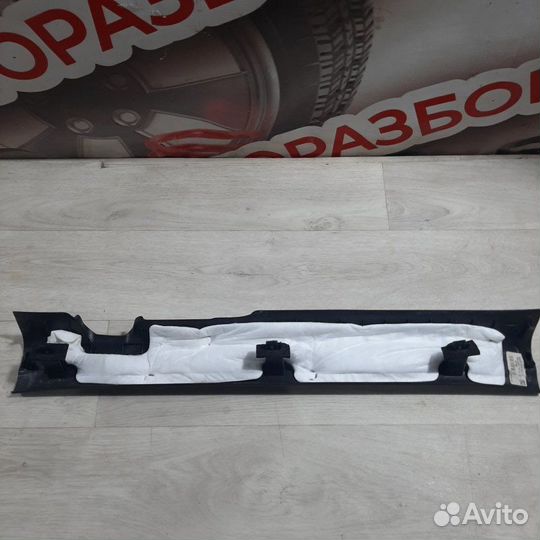 Накладка на порог салона передняя левая Hyundai