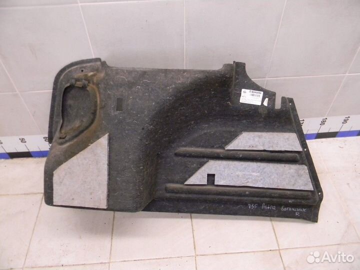 Обшивка багажника Astra J 2010