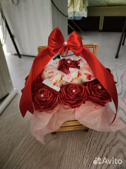 Букет атласных роз