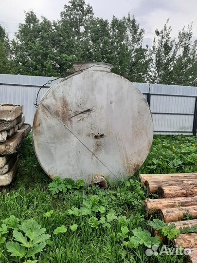 Металлическая емкость 4 куба