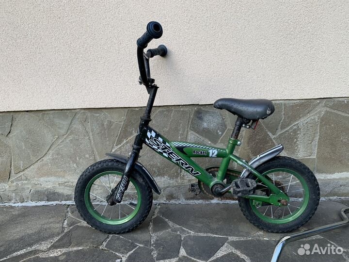 Детский велосипед Stern rocket 12 с ручкой
