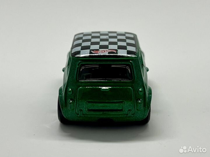 Hot Wheels Morris Mini 1:64