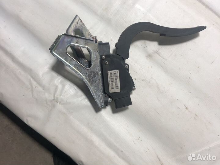 Электронная педаль газа LADA веста