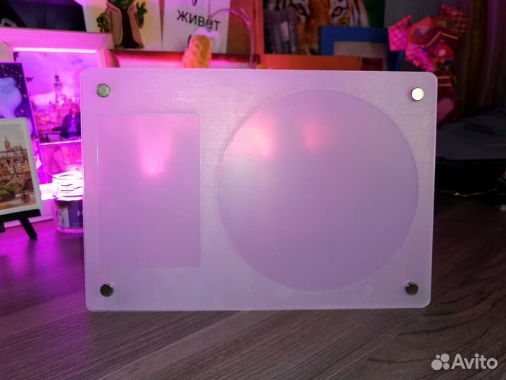 Стенд для диска и карт