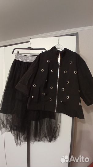 Юбочный костюм