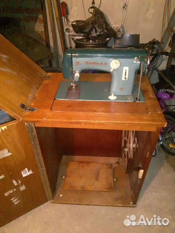 Продам швейную машину чайка 2