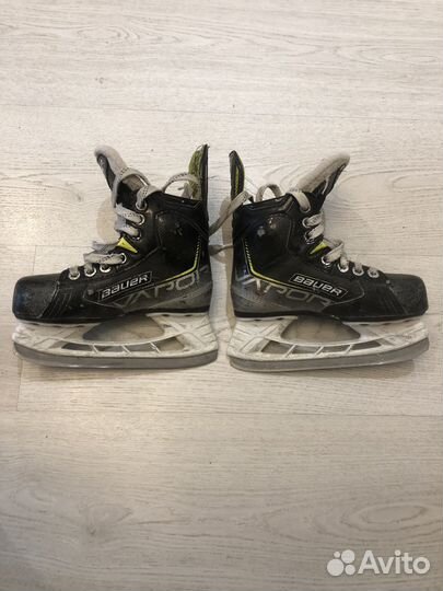 Хоккейная форма, коньки, клюшки